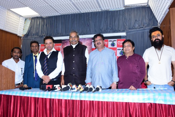 सपनों और जुनून के रिश्ते को दर्शाती है “फर्स्ट लव..एक ड्रीम”: नए चेहरों के साथ बी एस अली का धमाका