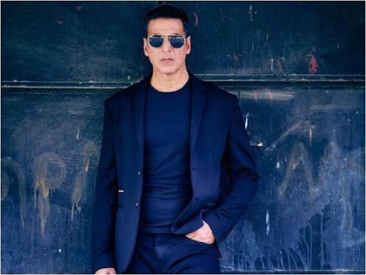 “शोहरत हमेशा नहीं रहती”: अक्षय कुमार ने स्टारडम और पैपराजी कल्चर पर साझा किए दिल छू लेने वाले विचार