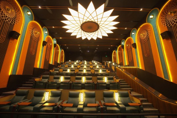 थिएटर में बैठे-बैठे महसूस होगा एक्शन: Ajay Devgn का नया सिनेमा एक्सपीरियंस