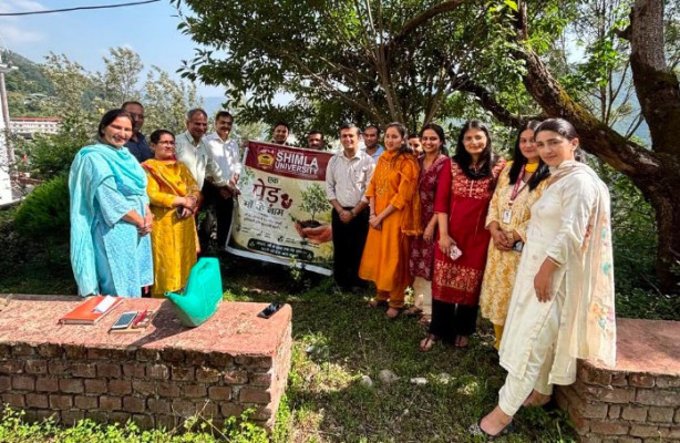 एक पेड़ माँ के नाम': शिमला विश्वविद्यालय में गूंजा पर्यावरण संरक्षण का संदेश