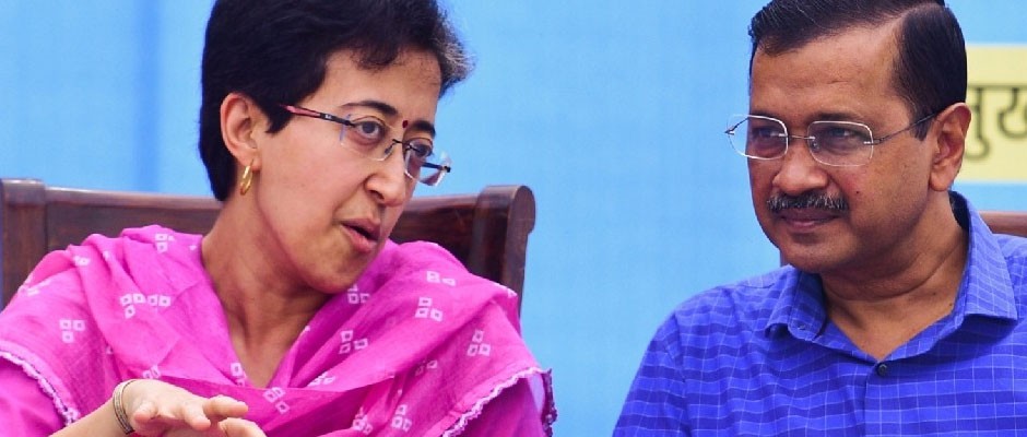 दिल्ली में 15 आप पार्षदों का इस्तीफा, एमसीडी में अलग गुट बनाने की घोषणा