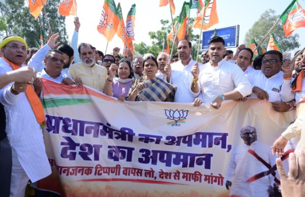 खड़गे के बयान पर डॉ. अर्चना गुप्ता का पलटवार: राहुल-सोनिया से मांगा जवाब (