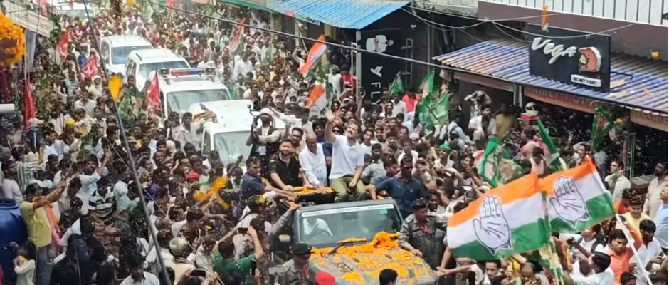 औरंगाबाद सूर्य मंदिर में राहुल-तेजस्वी ने की पूजा-अर्चना, वोट अधिकार यात्रा पर निकले