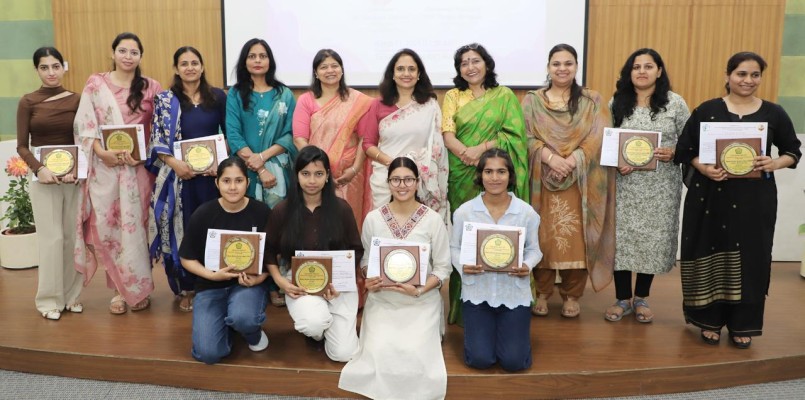 महिलाओं ने चुनौतियों का हिम्मत से सामना किया: डा. वंदना बिश्नोई