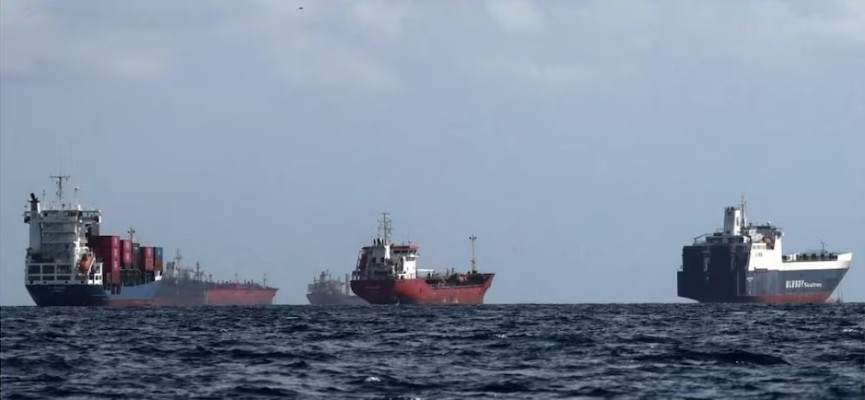 होर्मुज जलडमरूमध्य संकट: ईरान की पूर्ण नाकेबंदी और वैश्विक तेल आपूर्ति पर खतरा