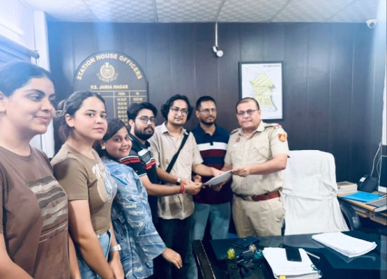 जामिया छात्र रजिस्ट्रार के समर्थन में उतरे: मानहानि के खिलाफ पुलिस में दी शिकायत
