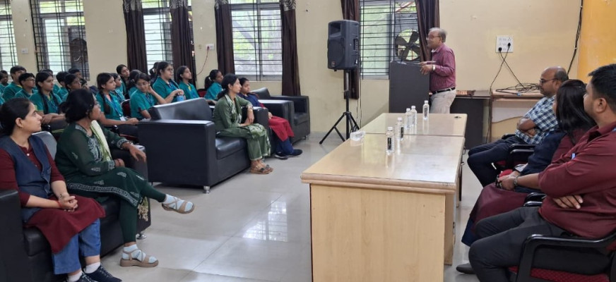 KTUJM में स्कूली बच्चों का भ्रमण, VC डॉ. मनोज दयाल ने दिए सफलता के मंत्र
