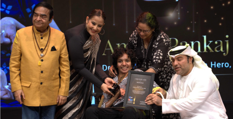 मनीषा कोइराला ने पॉज़िटिव हेल्थ अवॉर्ड्स में साहस की मिसालों को किया सलाम