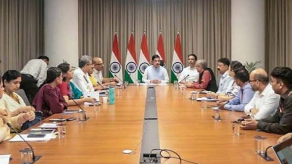 प्रह्लाद जोशी ने संभाला केंद्रीय शिक्षा मंत्रालय का कार्यभार: परीक्षा सुधार और व्यवस्था को पटरी पर लाना होगी पहली प्राथमिकता