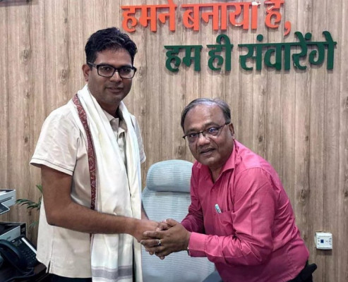 KTUJM रायपुर: कुलपति प्रो. दयाल की वित्तमंत्री ओ.पी. चौधरी से मुलाकात, आत्मनिर्भरता पर चर्चा
