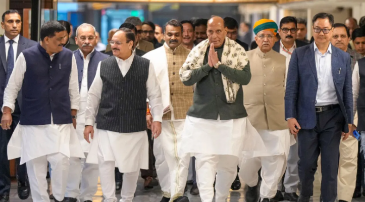 संसद का शीतकालीन सत्र: विपक्ष की बड़ी मांगें, सरकार पर SIR, सुरक्षा और प्रदूषण पर चर्चा का दबाव