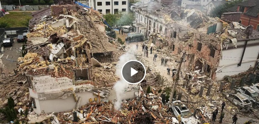 शांति वार्ता से ठीक पहले रूस का 'विनाशकारी' हमला: 450 ड्रोन और 70 मिसाइलों की बारिश, कीव में द्वितीय विश्व युद्ध स्मारक तबाह