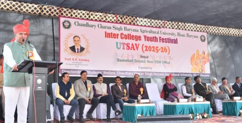 युवा उत्सव केवल सांस्कृतिक मंच नहीं बल्कि अपनी प्रतिभा दिखाने का माध्यम भी: प्रो. बलदेव राज काम्बोज