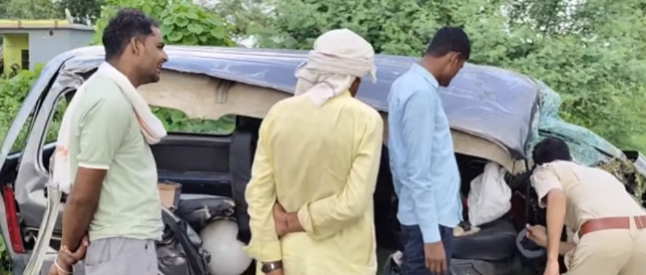 करौली में वैन की पिकअप से टक्‍कर, चार महिलाओं की मौत; 10 लोग घायल